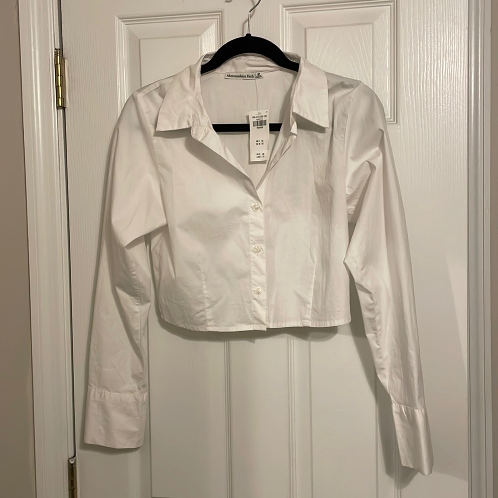 NWT never worn abercrombie cropped button down shirt